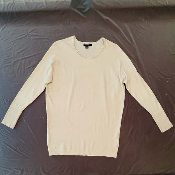DKNY Cream Silk/Cashmere Crew Neck Lightweight Sweater Size Large MSRP $298 - Picture 2 of 8